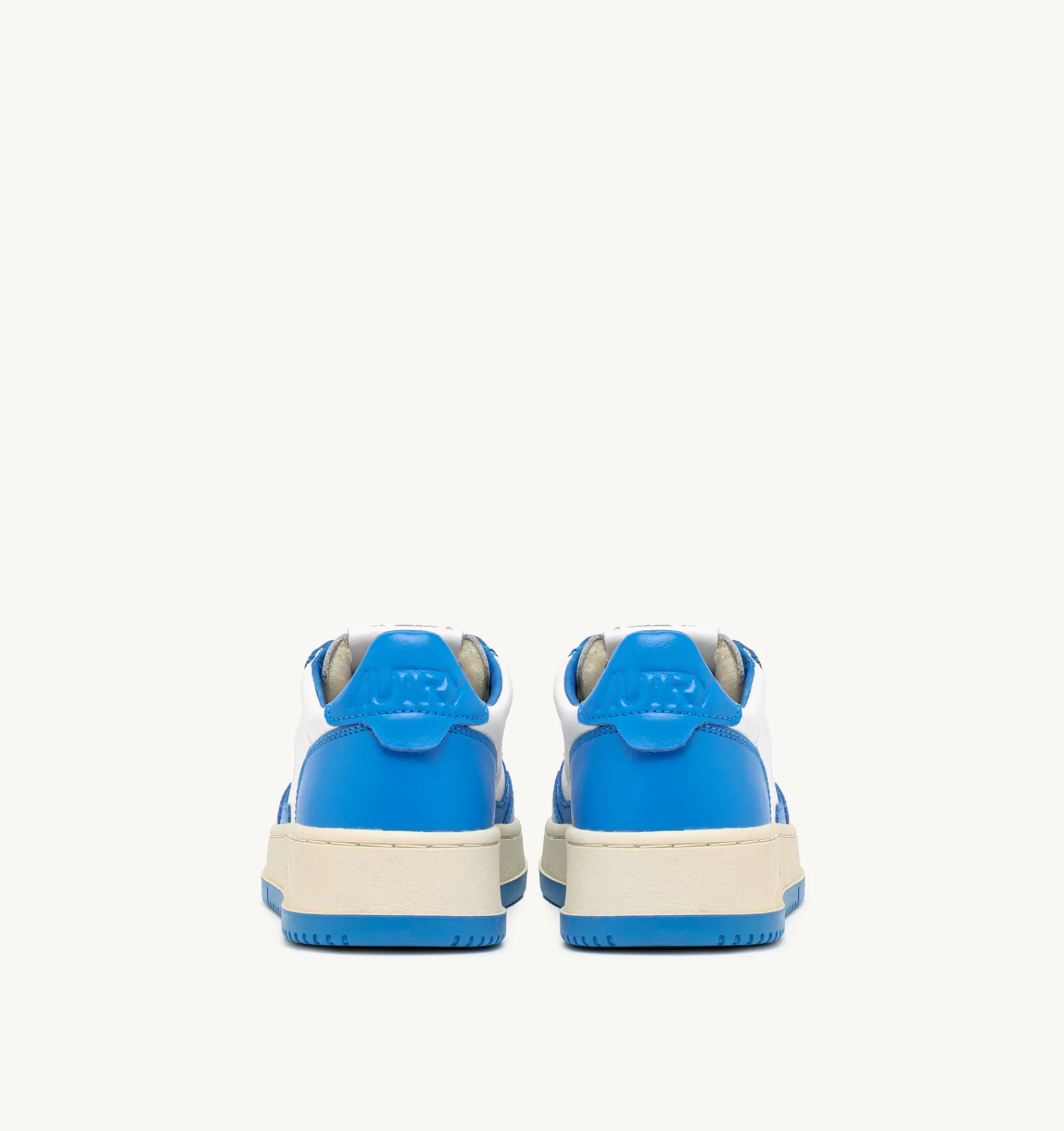 Frauen AUTRY Sneakers Medalist Low Aus Zweifarbigem Leder Weiss Und Hellblau