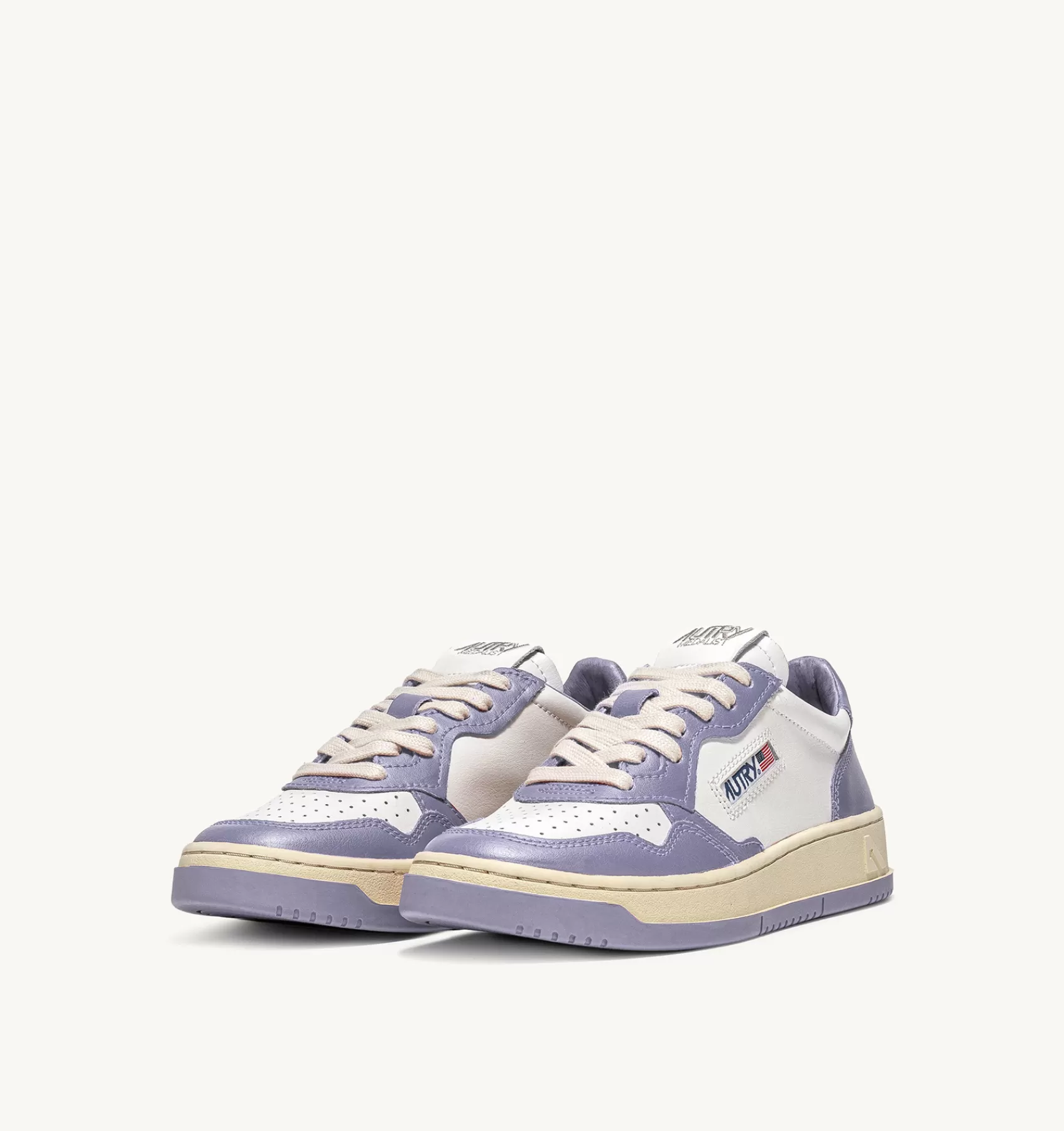 Frauen AUTRY Sneakers Medalist Low Aus Zweifarbigem Leder Weiss Und Lavendel