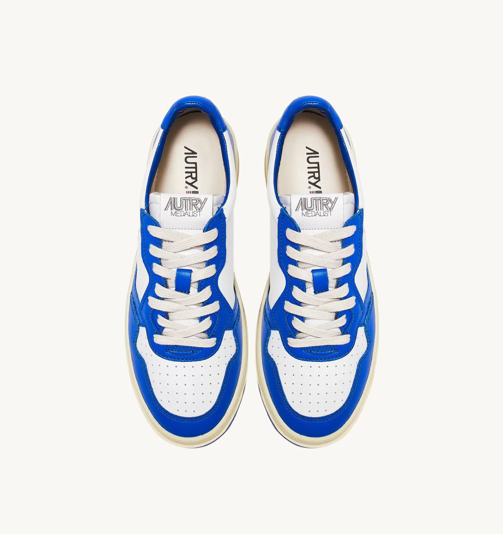 Männer AUTRY Sneakers Medalist Low Aus Zweifarbigem Leder Weiss Und Prince Blue