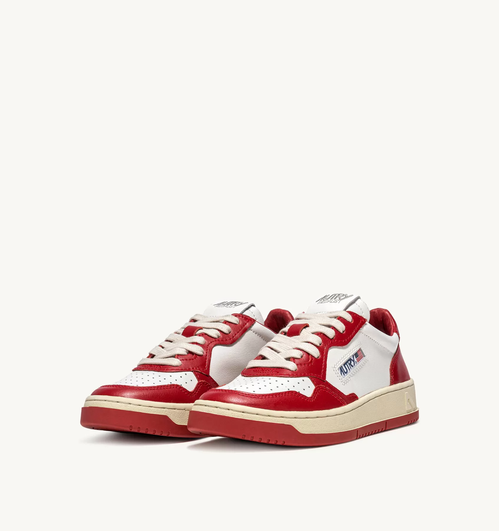 Frauen AUTRY Sneakers Medalist Low Aus Zweifarbigem Leder Weiss Und Rot