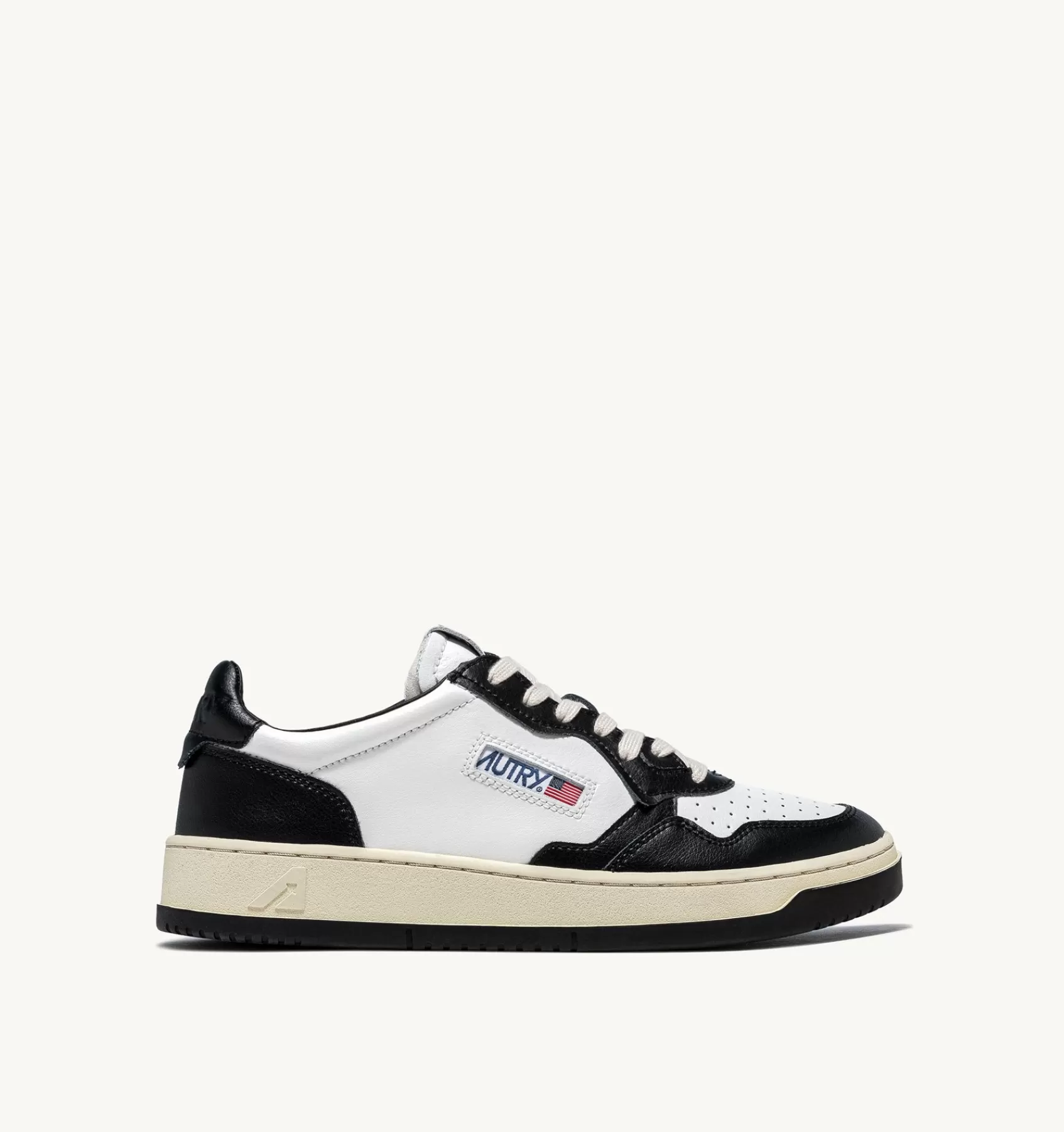 Frauen AUTRY Sneakers Medalist Low Aus Zweifarbigem Leder Weiss Und Schwarz