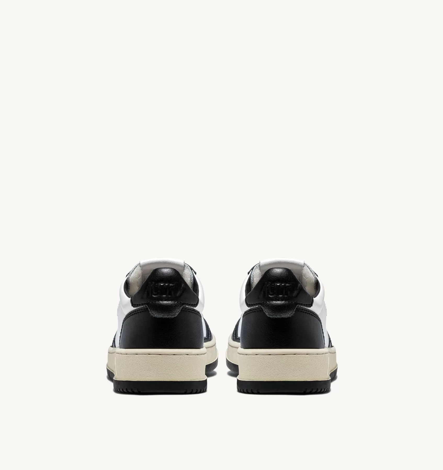Frauen AUTRY Sneakers Medalist Low Aus Zweifarbigem Leder Weiss Und Schwarz