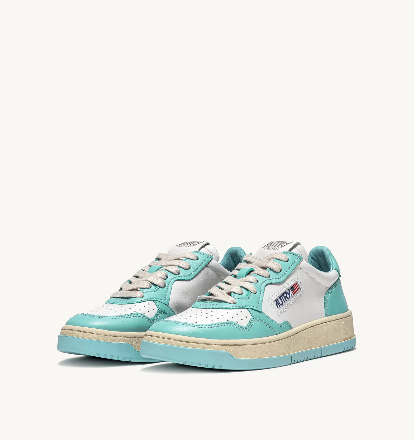 Frauen AUTRY Sneakers Medalist Low Aus Zweifarbigem Leder Weiss Und Turkis