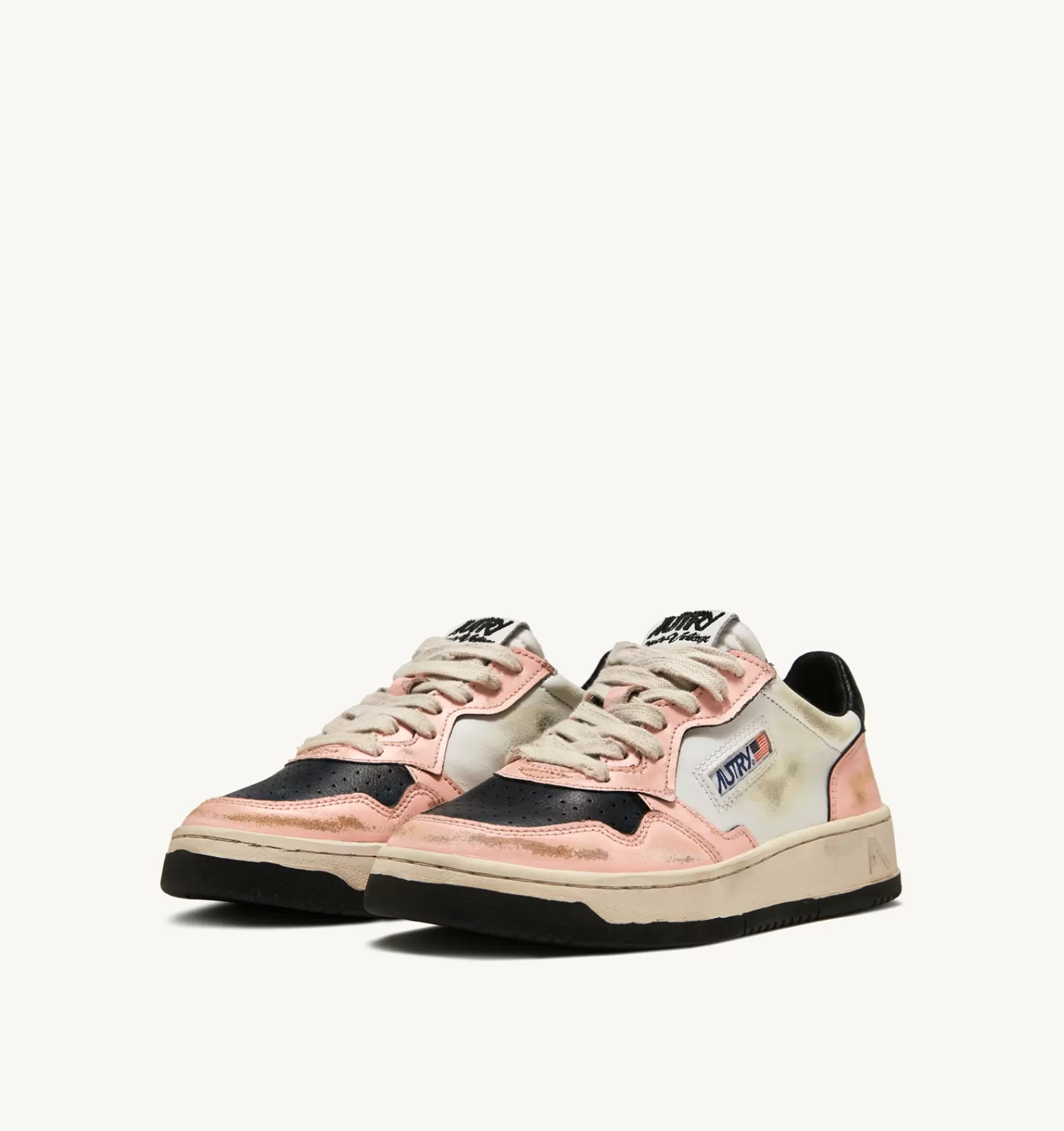 Frauen AUTRY Sneakers Medalist Low Super Vintage Aus Leder In Weiss Und Rosa