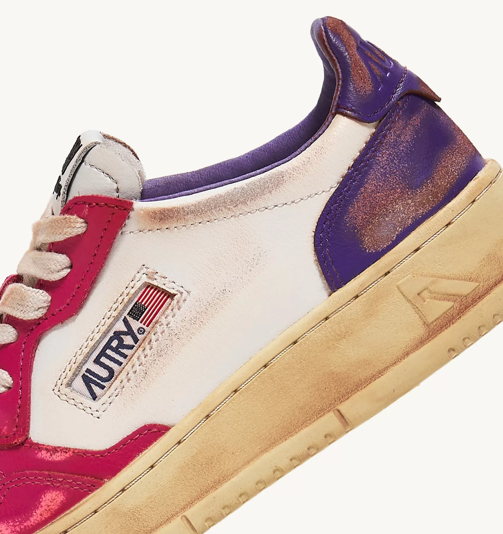 Frauen AUTRY Sneakers Medalist Low Super Vintage Aus Weissem Leder In Lila Und Rosa