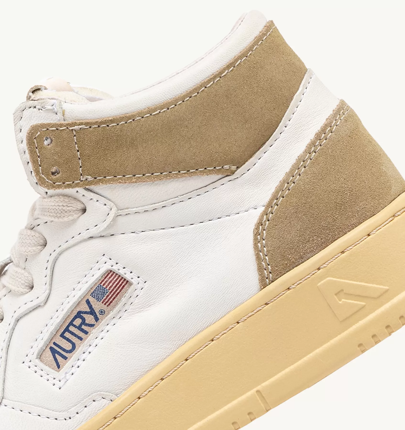 Frauen AUTRY Sneakers Medalist Mid Aus Leder Und Wildleder In Weiss Und Mud