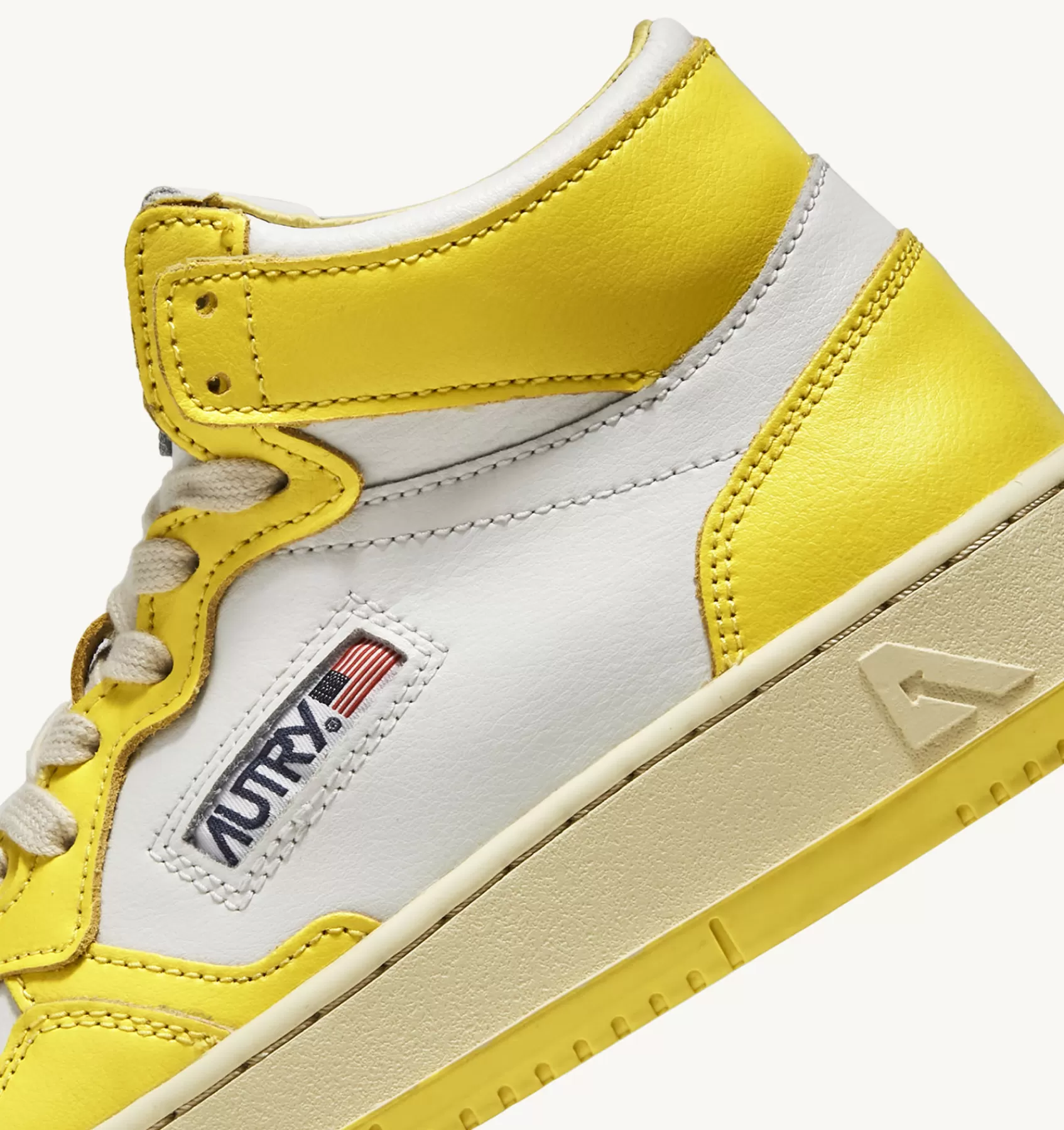 Frauen AUTRY Sneakers Medalist Mid Aus Zweifarbigem Leder Weiss Und Gelb