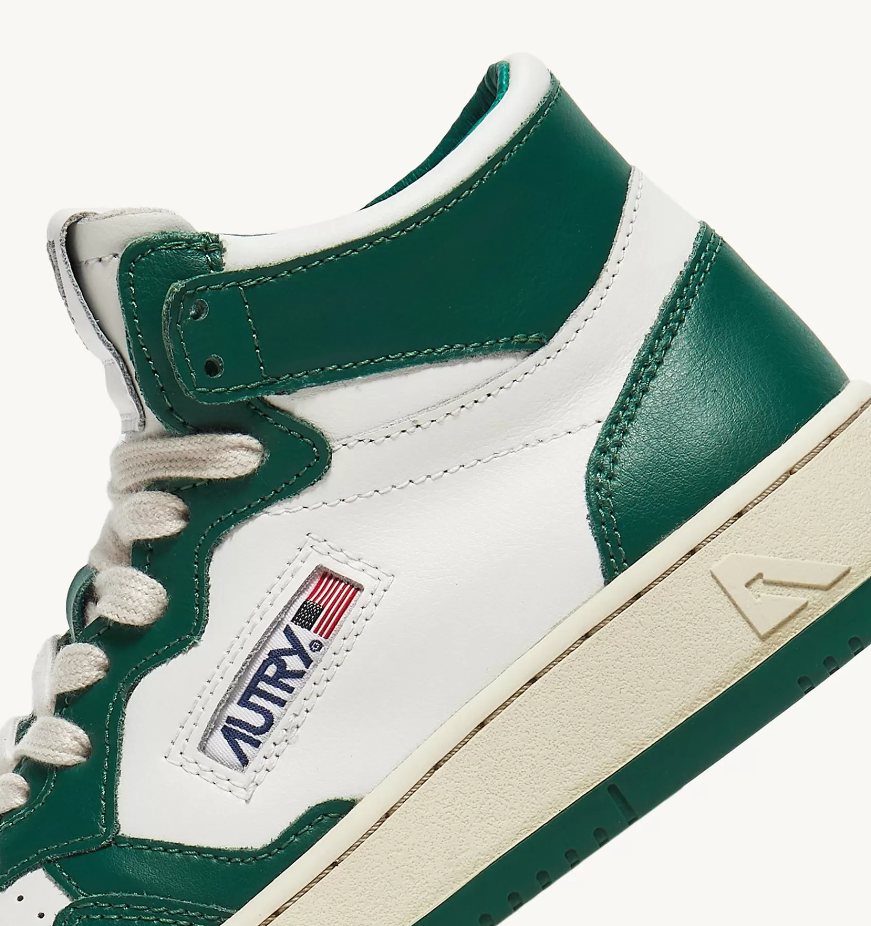 Frauen AUTRY Sneakers Medalist Mid Aus Zweifarbigem Leder Weiss Und Grun
