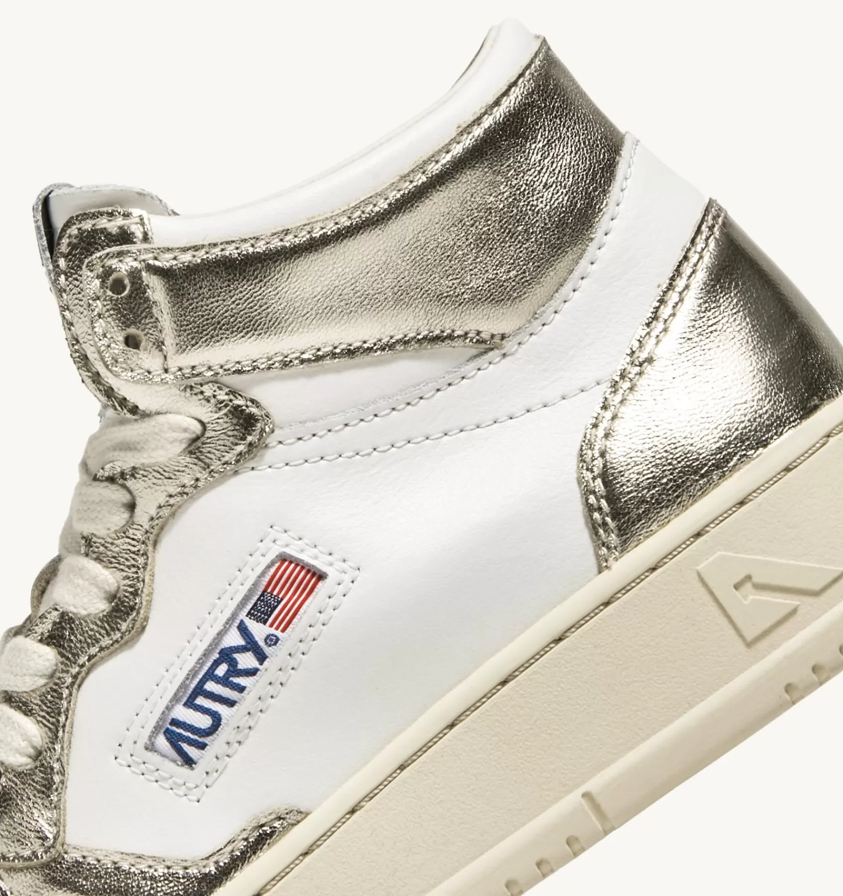 Frauen AUTRY Sneakers Medalist Mid Aus Zweifarbigem Leder Weiss Und Platin