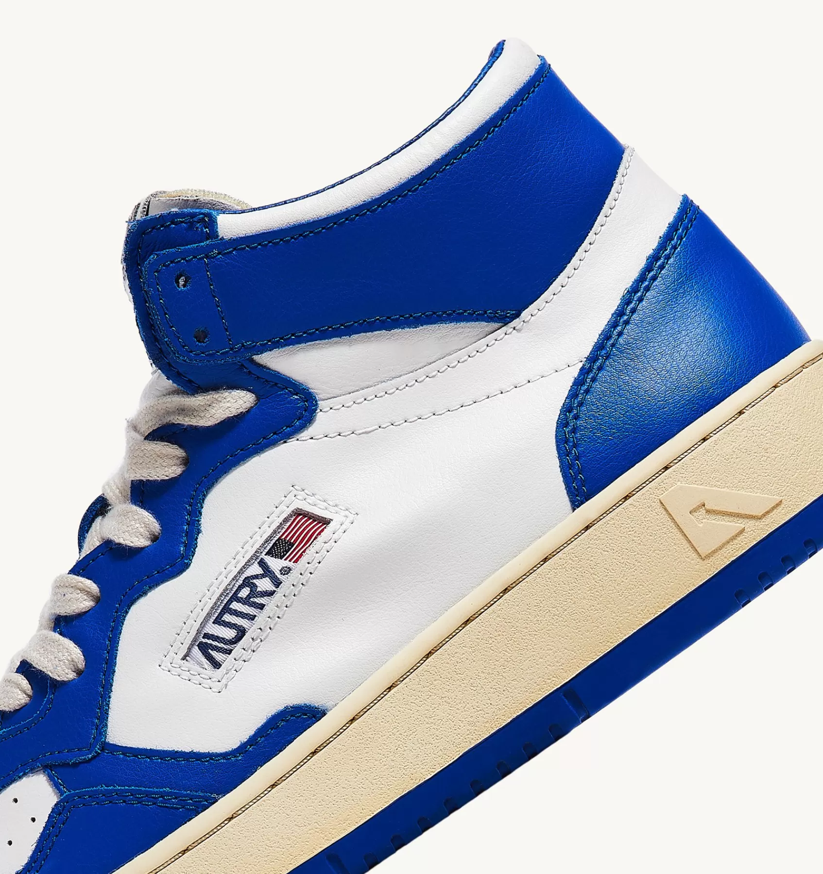 Männer AUTRY Sneakers Medalist Mid Aus Zweifarbigem Leder Weiss Und Prince Blue