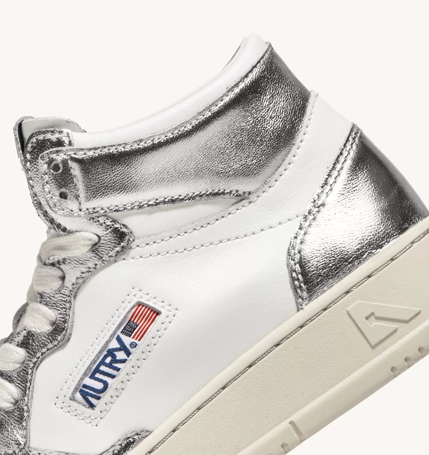 Frauen AUTRY Sneakers Medalist Mid Aus Zweifarbigem Leder Weiss Und Silber