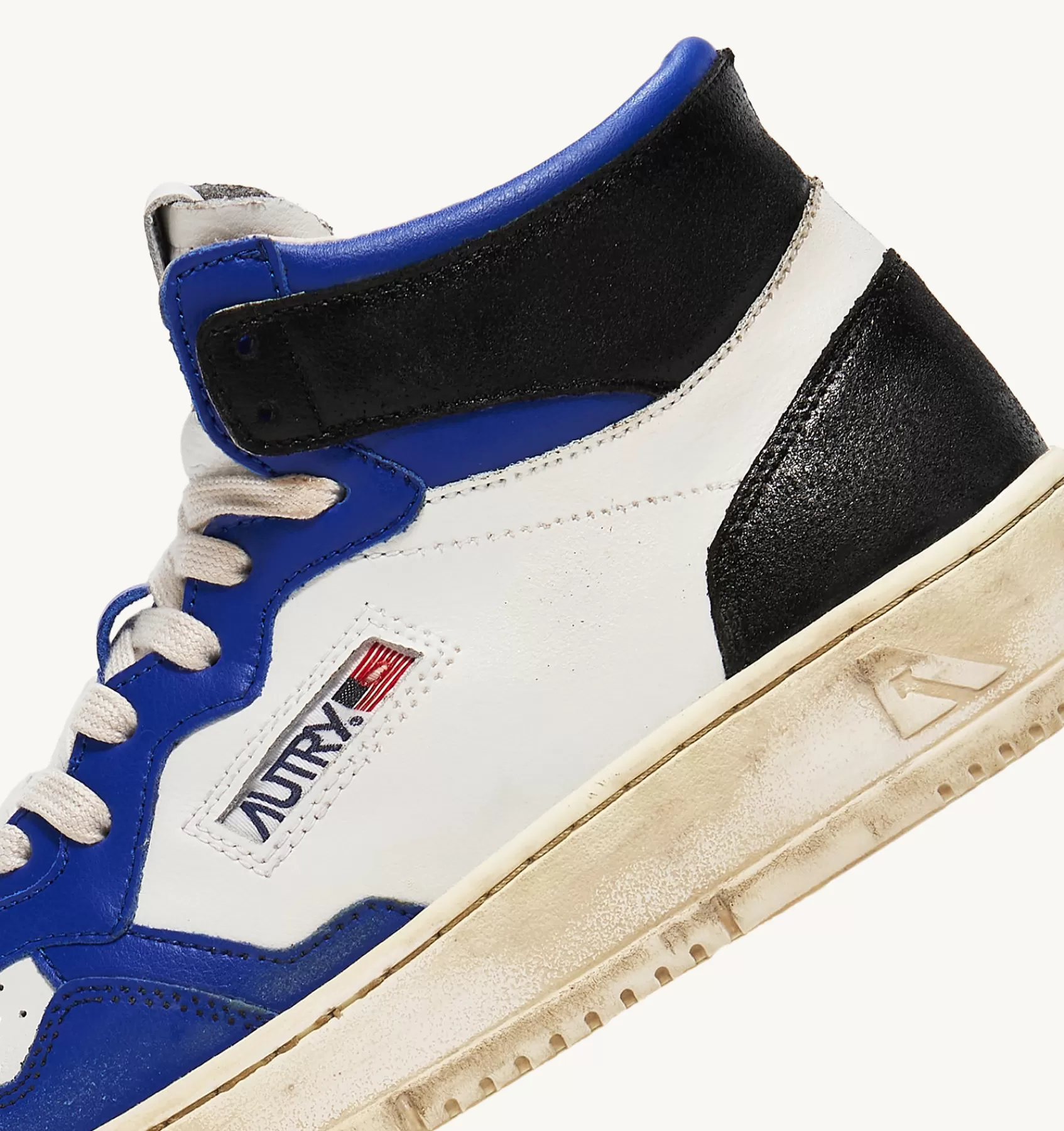 Männer AUTRY Sneakers Medalist Mid Super Vintage Aus Weissem Leder In Blau Und Schwarz
