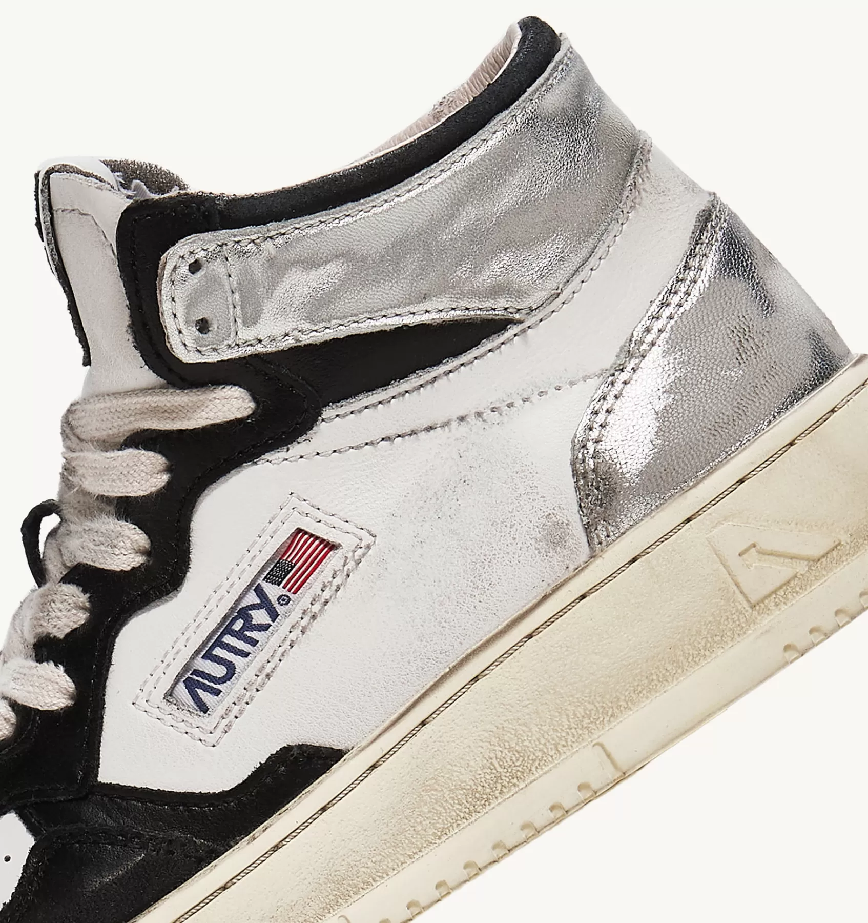 Frauen AUTRY Sneakers Super Vintage Mid Aus Leder In Weiss Schwarz Silber